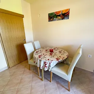 https://apartmani-combaj.primorje-gorskikotar.com